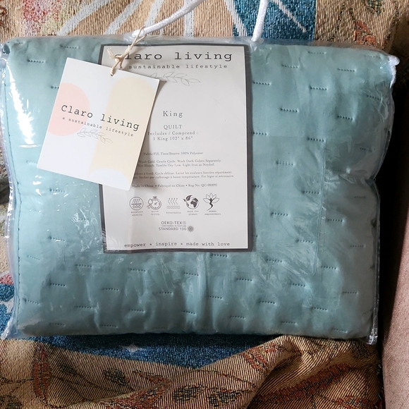 New king quilt - Picture 1 of 3